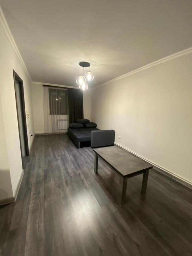 2 Cosy Apartment In Townhouse Near Airport Evn Geghanist  Екстериор снимка