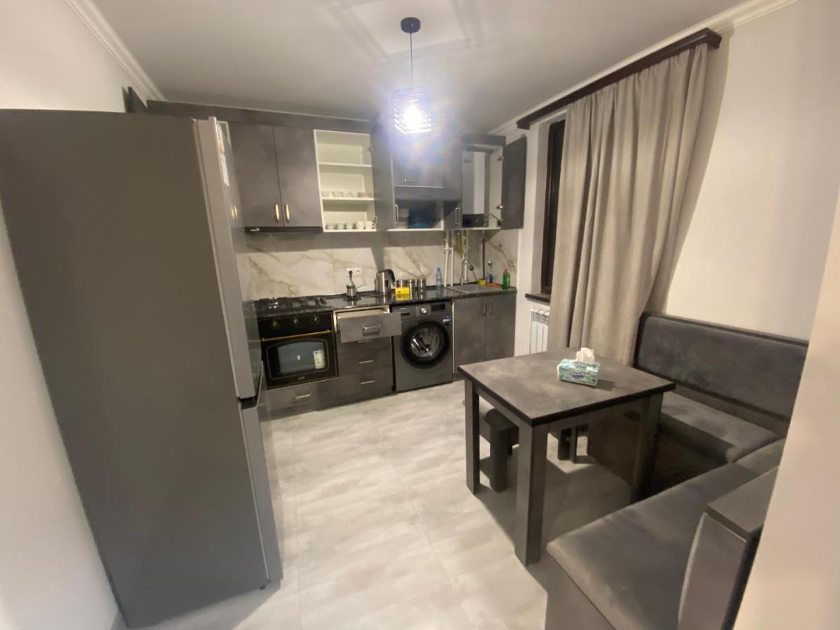 2 Cosy Apartment In Townhouse Near Airport Evn Geghanist  Екстериор снимка